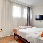 Suite Belleville, Noblesse Au Coeur De La Capitale