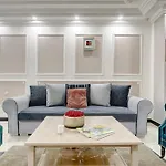 Suite Belleville, Noblesse Au Coeur De La Capitale